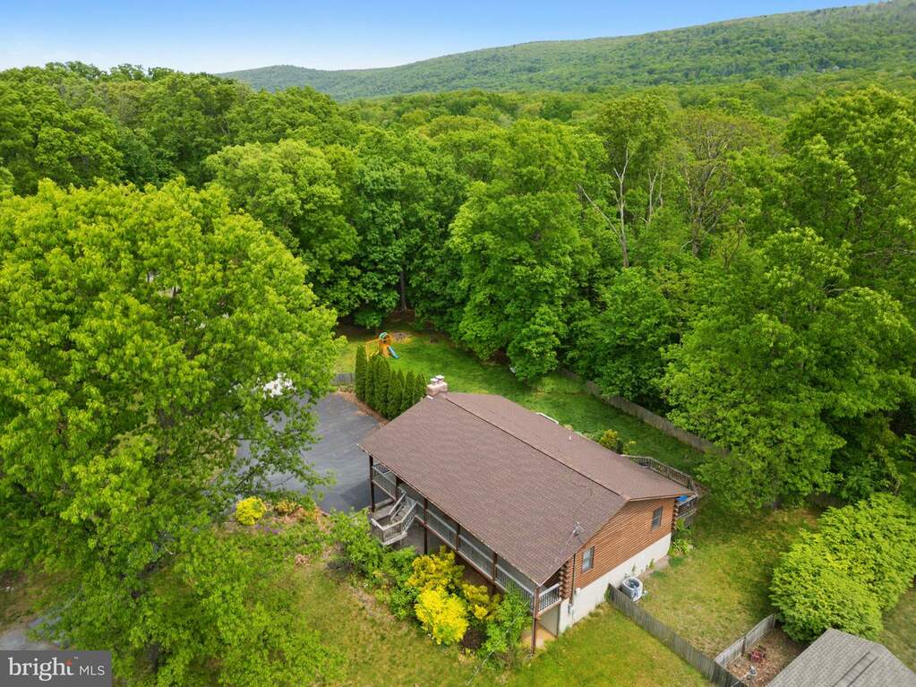 352 Red Bird Lane, Harpers Ferry, WV 25425 MLS WVJF2011852 RLAH