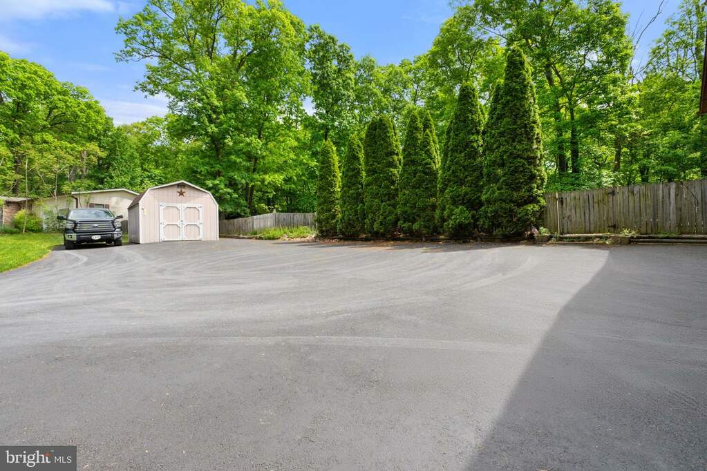 352 Red Bird Lane, Harpers Ferry, WV 25425 MLS WVJF2011852 RLAH