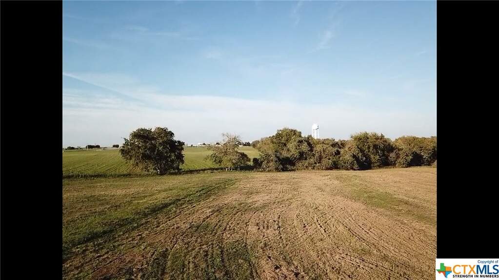 000 Us Hwy 90, Shiner, TX 77984 - More