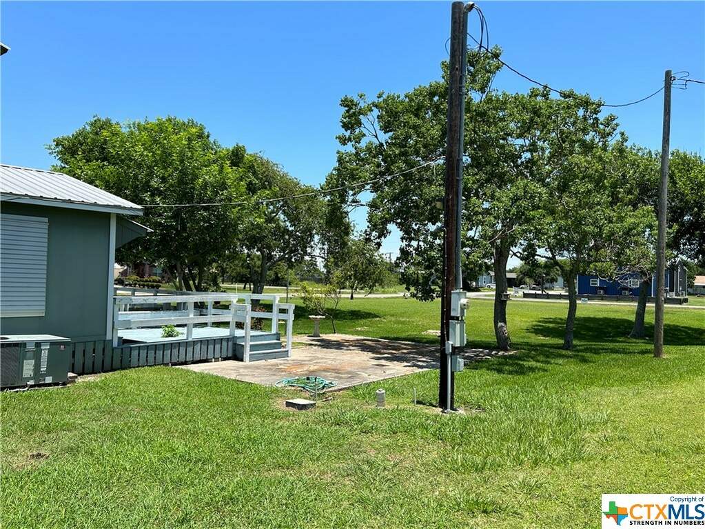 907 W Cleveland Avenue, Seadrift, TX 77983 MLS 529389 properties