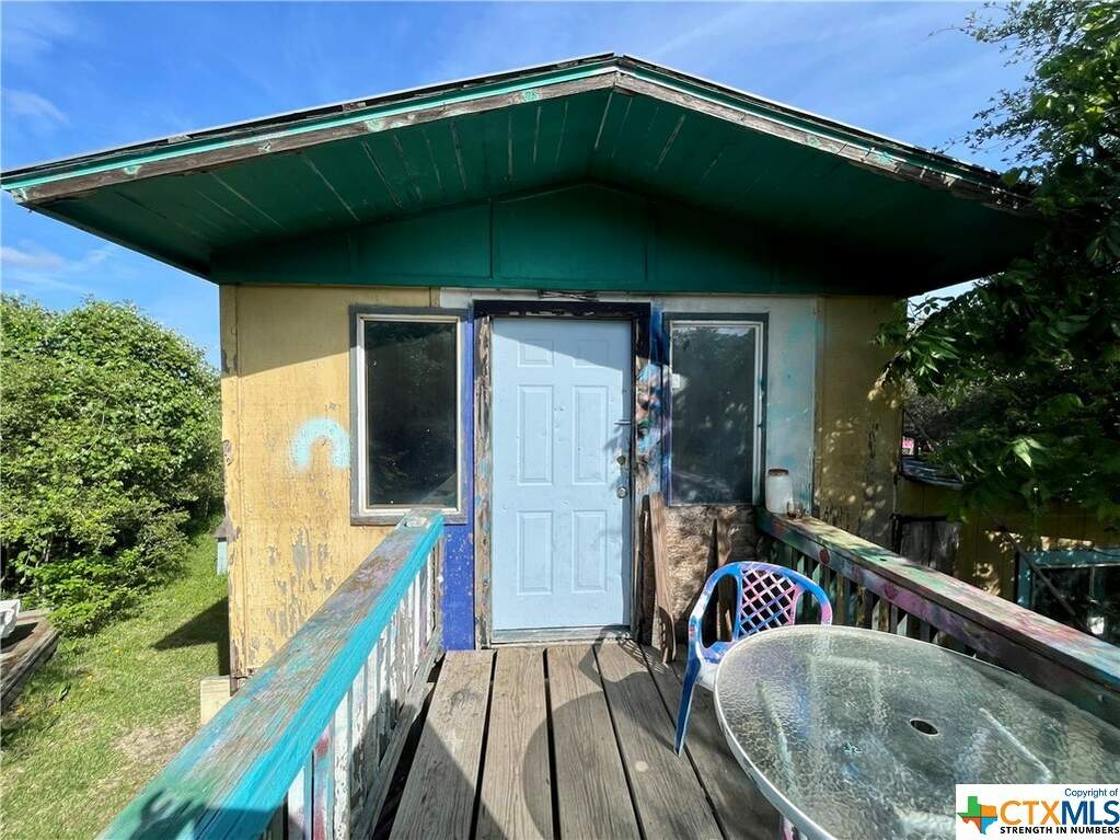 453 Davis Road, Seadrift, TX 77983 MLS 540541 properties lone