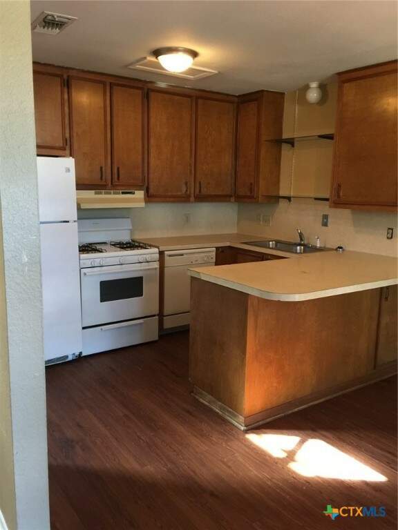 803 E Hiller Street A & B, Victoria, TX 77901 MLS 546724