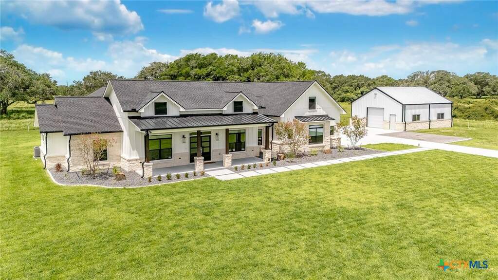 180 Sophie Ranch Rd, Inez, TX 77968 MLS 549326 properties