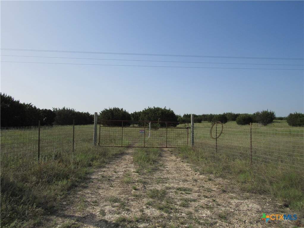 542 County Road 2275, Lampasas, TX 76550 - More