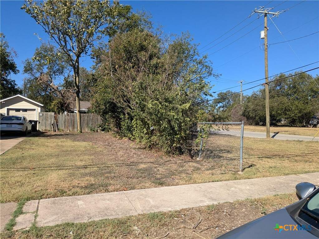 309 W Avenue P, Temple, TX 76504 - More