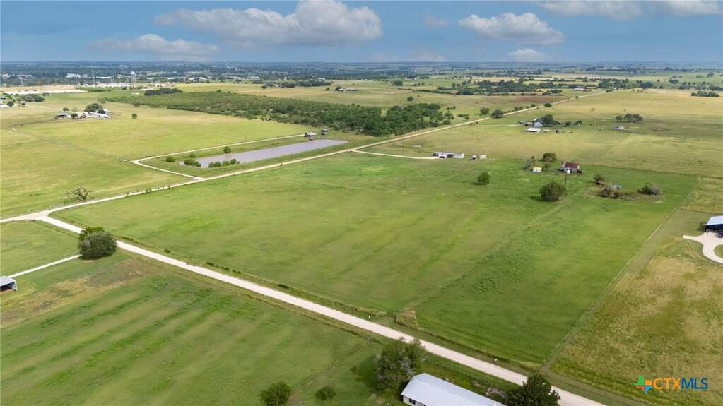 TBA Cr 358 359a, Shiner, TX 77984 - More