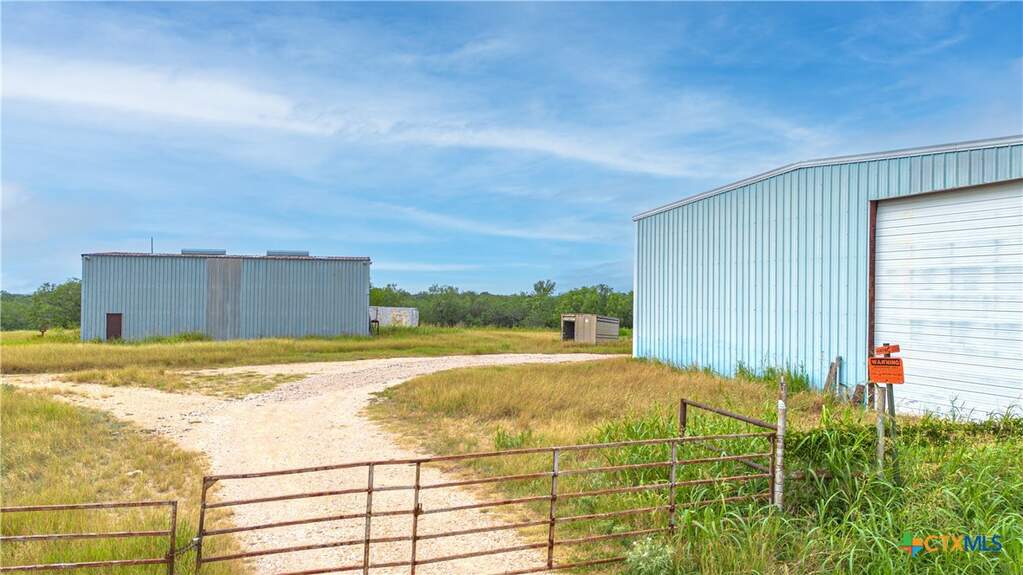 4425 Us Hwy 90, Seguin, TX 78155 - View 3