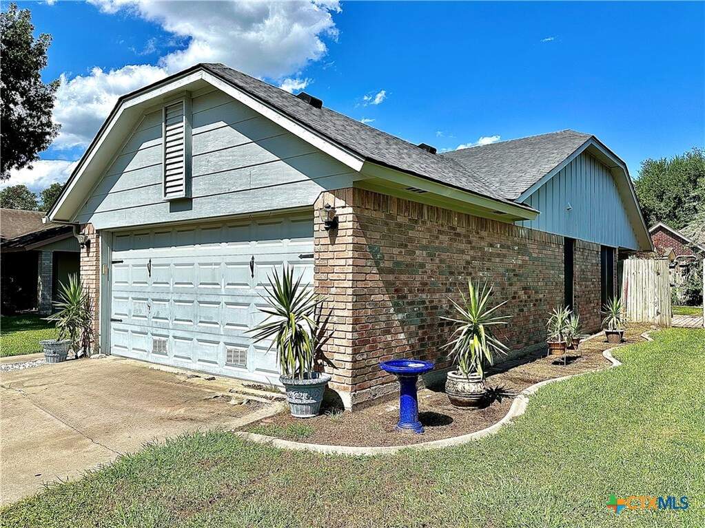 120 Andover Street, Victoria, TX 77904 - View 3