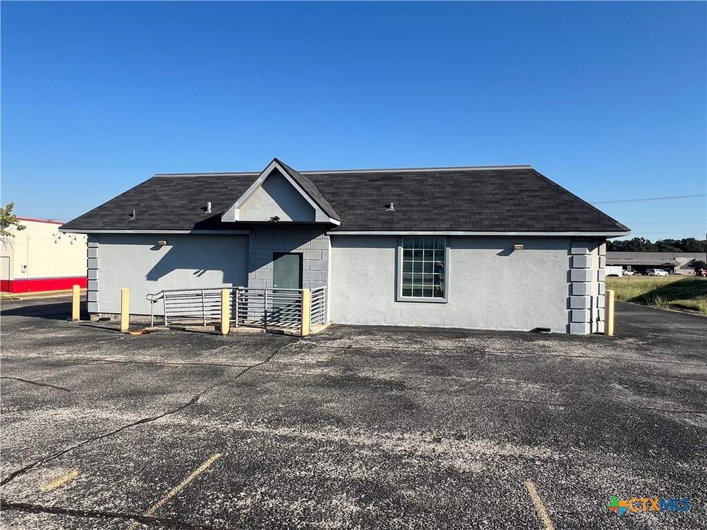 1800 W Pioneer Parkway, Arlington, TX 76001 - View 4