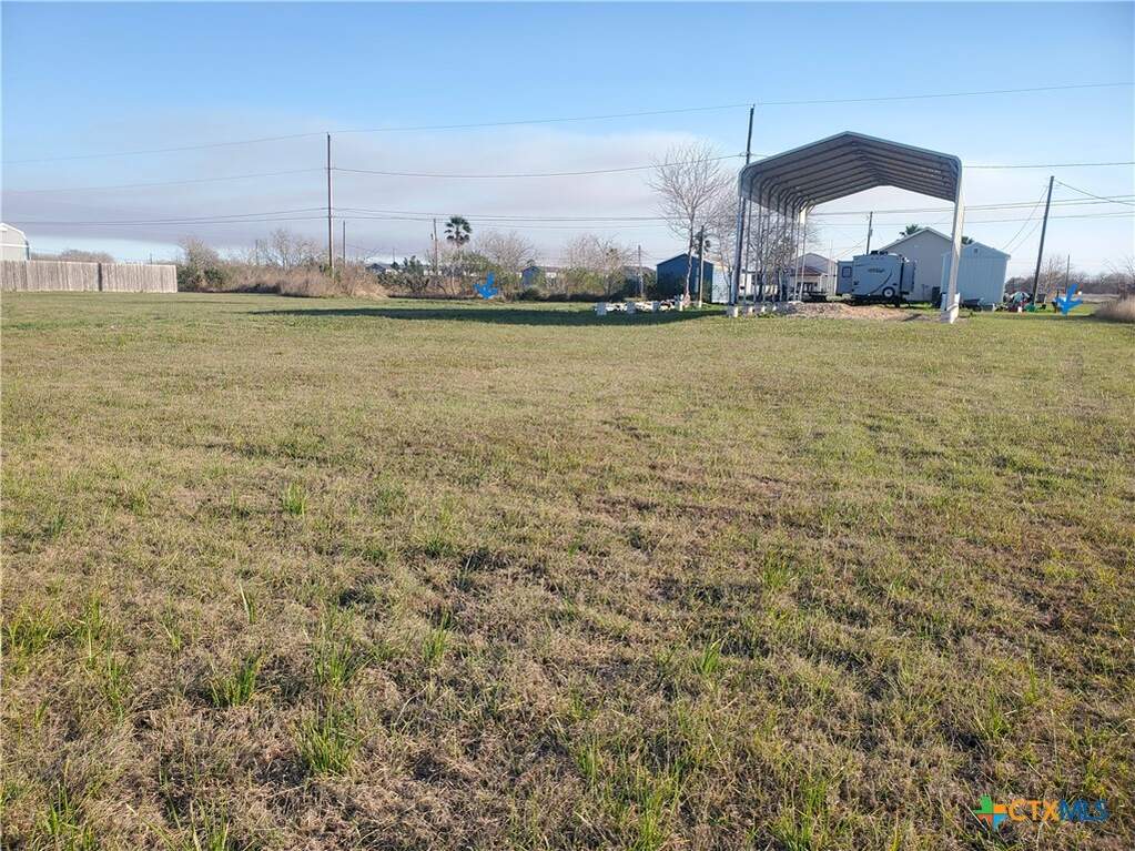 709-711 W Oakland Avenue, Seadrift, TX 77983 - More