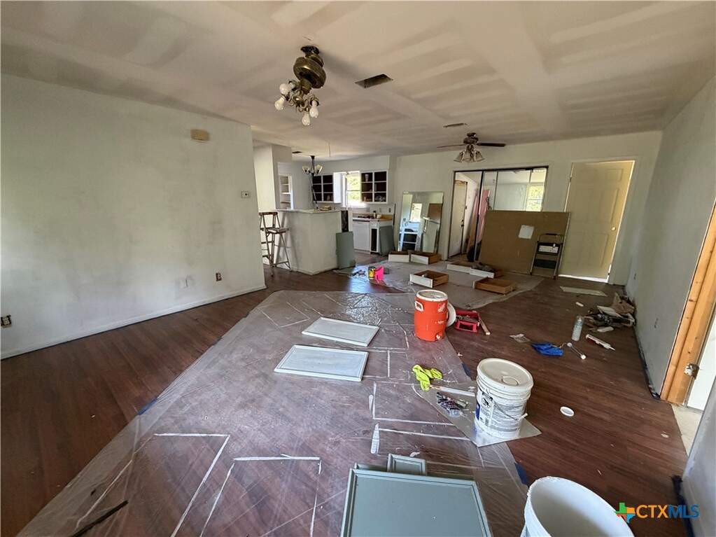 111 Four Feathers, Whitney, TX 76692 - View 2