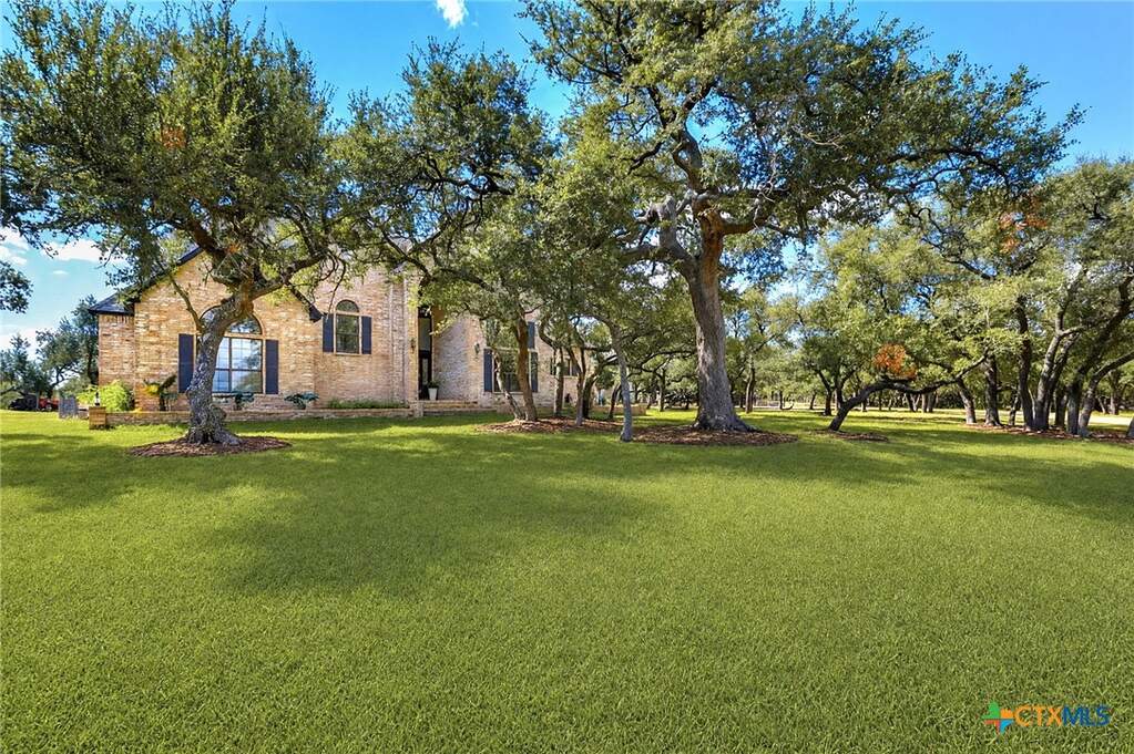 Texas Rustic Ranch Houses 3220 Rustic Oak, San Antonio, TX 78261 | MLS# 616307 | @properties lone ...