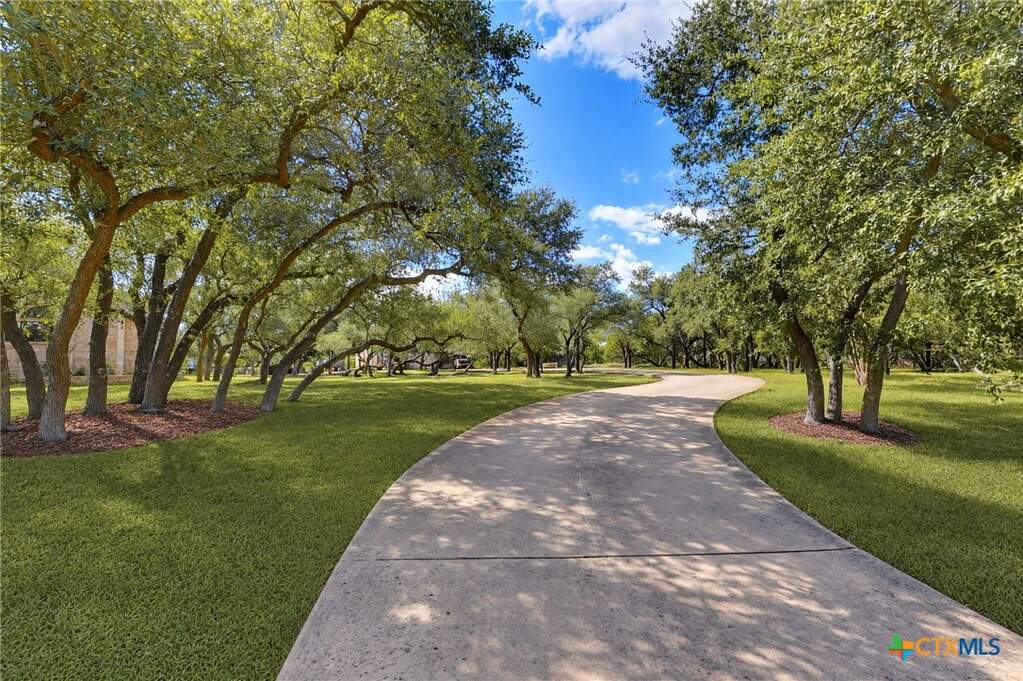 Texas Rustic Ranch Houses 3220 Rustic Oak, San Antonio, TX 78261 | MLS# 616307 | @properties lone ...