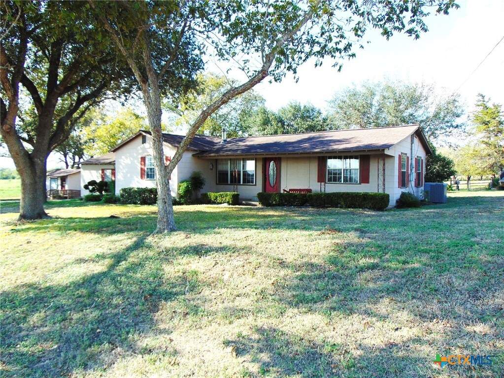 1714 County Road 355, Shiner, TX 77984 | MLS# 628579 | @properties lone ...