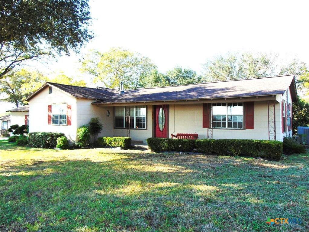 1714 County Road 355, Shiner, TX 77984 | MLS# 628579 | @properties lone ...