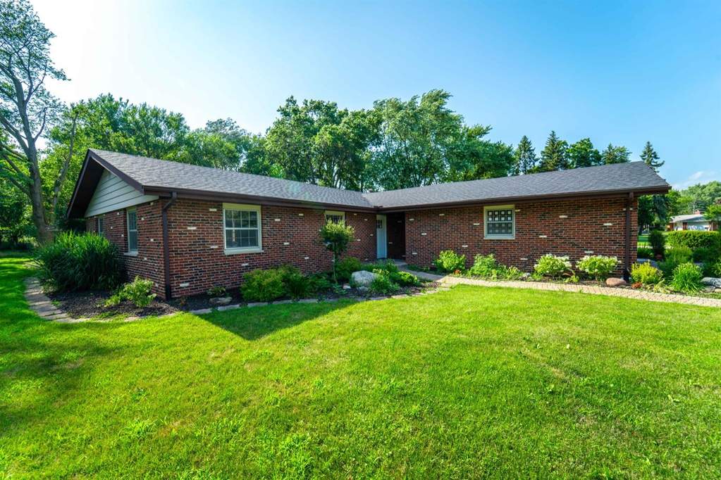 3501 Evergreen Drive, Valparaiso, IN 46383 MLS 459189 properties