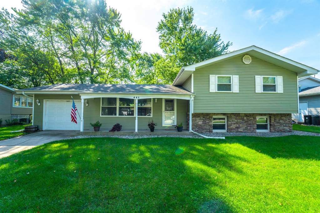 441 W Summit Court, Crown Point, IN 46307 MLS 463672 properties