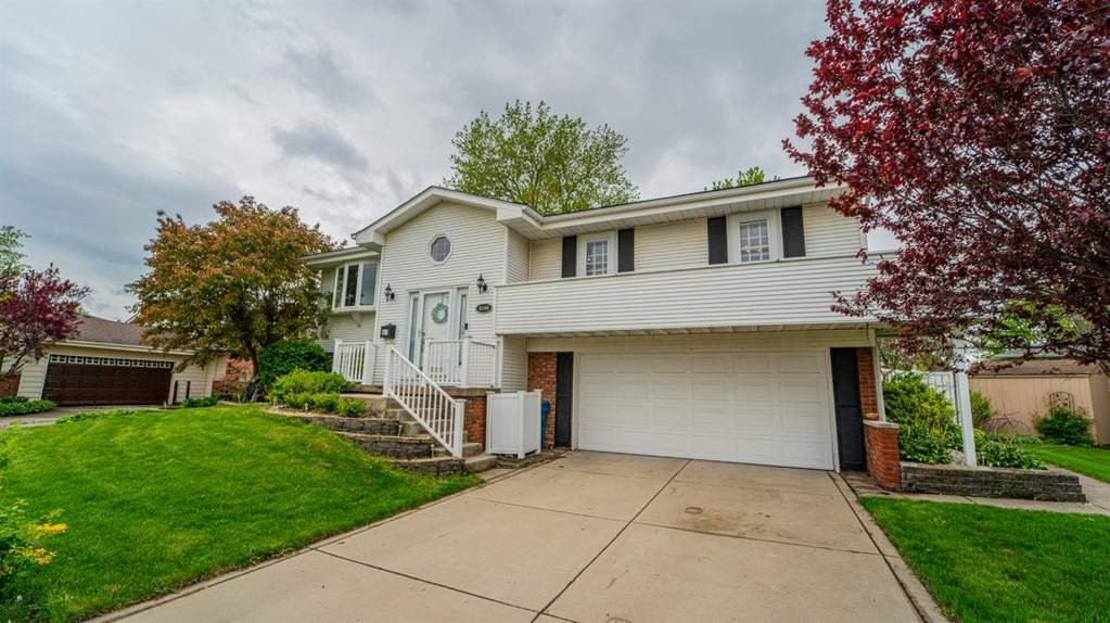 9346 Parkway Drive, Highland, IN 46322 MLS 492598 properties NW