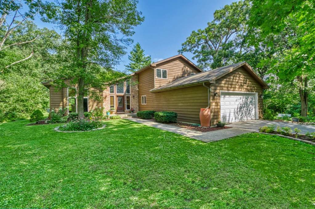 6288 W 91st Avenue, Crown Point, IN 46307 MLS 498027 properties