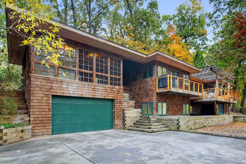 3915 Hiawatha Drive, Michiana Shores, IN 46360 MLS 506535