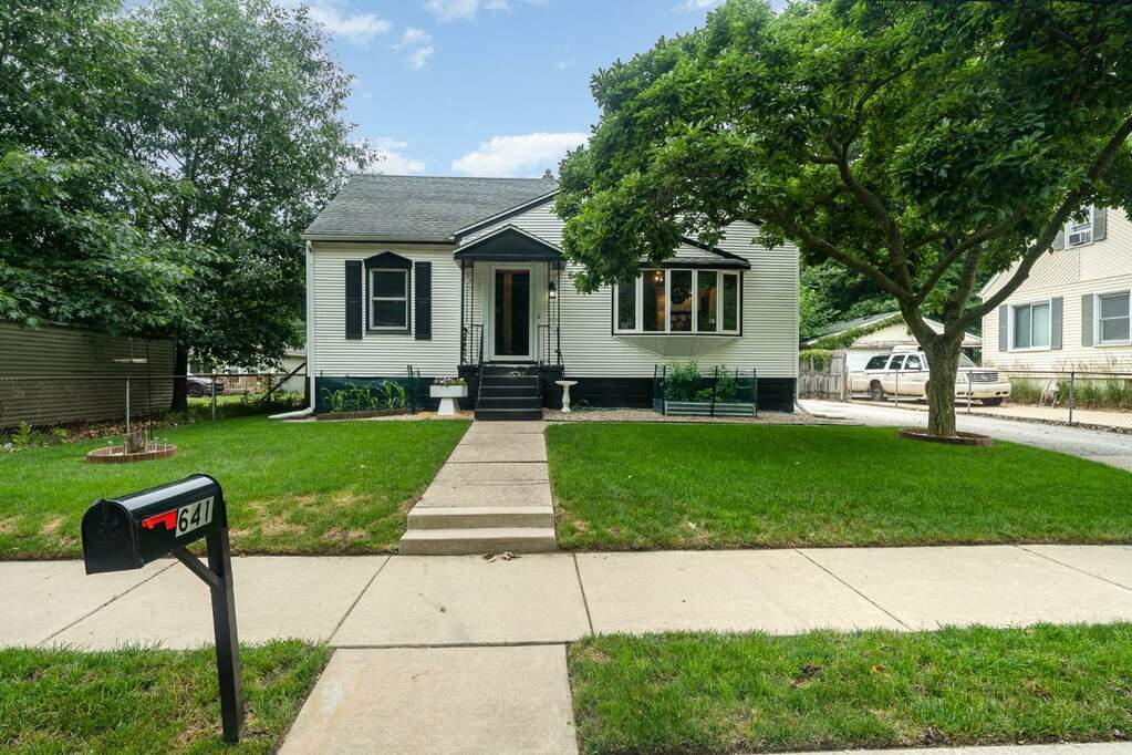 641 White Oak Drive, Michigan City, IN 46360 MLS 533596