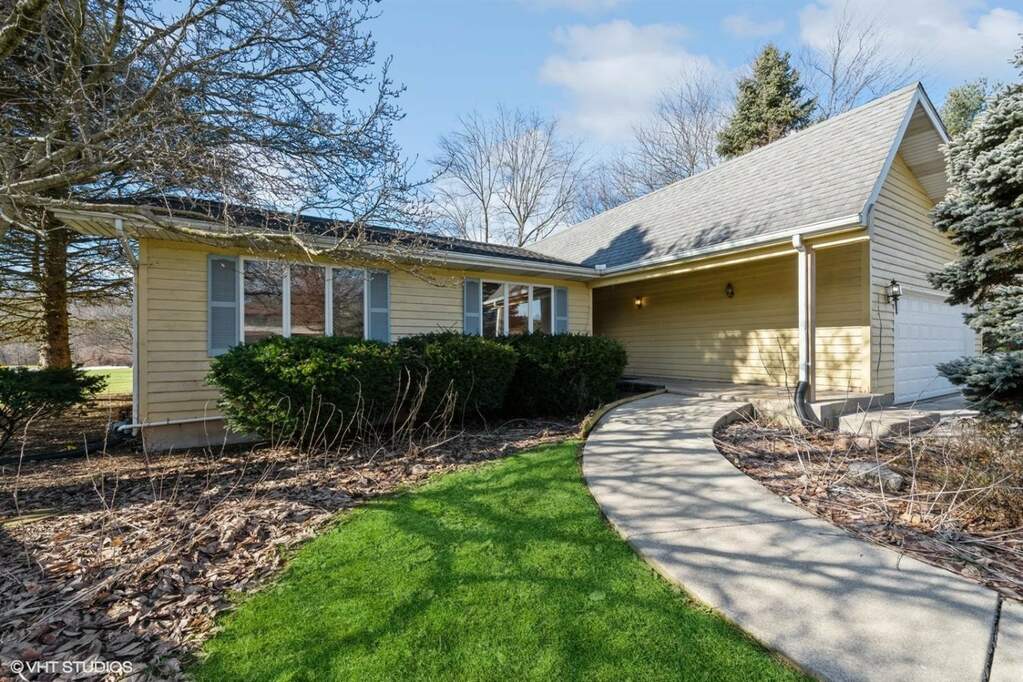 478 E High Meadow Circle, Valparaiso, IN 46383 MLS 544447