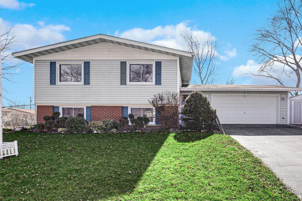 400 Sassafrass Drive, Valparaiso, IN 46385 MLS 544472 properties NW Indiana