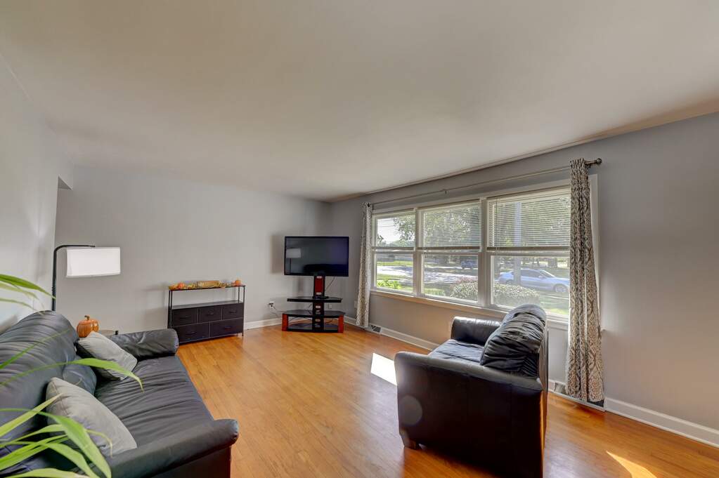 2517 Lincoln Street, Highland, IN 46322 MLS 811492 properties NW