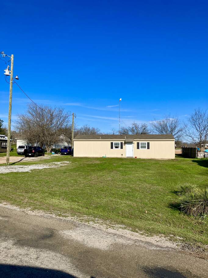 6809 River Oaks Drive, Kingsland, TX 78639 MLS 167574 properties