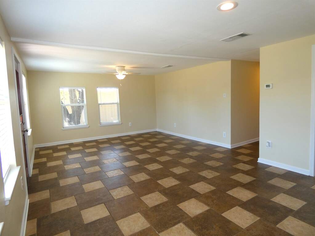 1007 E Wallace, Llano, TX 78643 - View 5