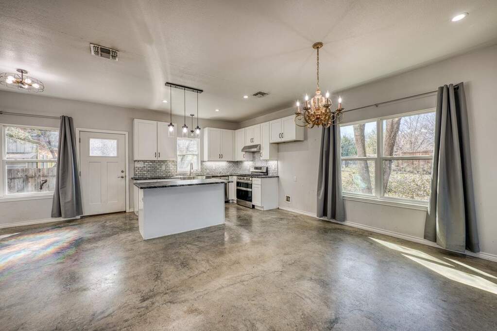 4308 Twin Oaks Drive, Cottonwood Shores, TX 78657 - View 5