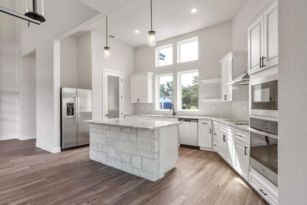 118 Cap Rock, Horseshoe Bay, TX 78657 | MLS# 179763 | @properties lone ...