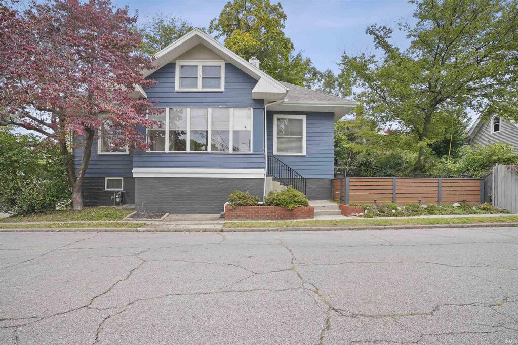 72 Monroe Avenue, Evansville, IN 47713 MLS 202338143 properties Indy