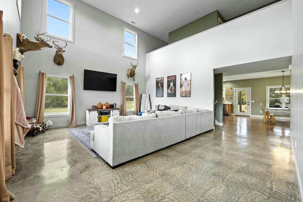 9290 E 40 S, Angola, IN 46703 MLS 202339001 properties Indy