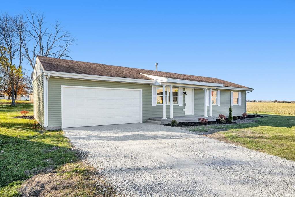 605 Kinwood Drive, Milford, IN 46542 MLS 202341854 properties Indy