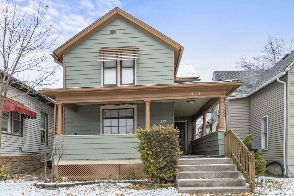 217 S Walsh Street, Garrett, IN 46738 MLS 202342974 properties Indy