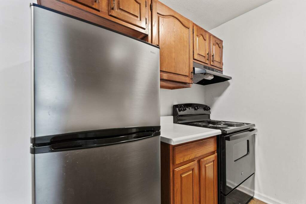 2927 Westbrook Drive APT B122, Fort Wayne, IN 46805 MLS 202343298 properties Indy