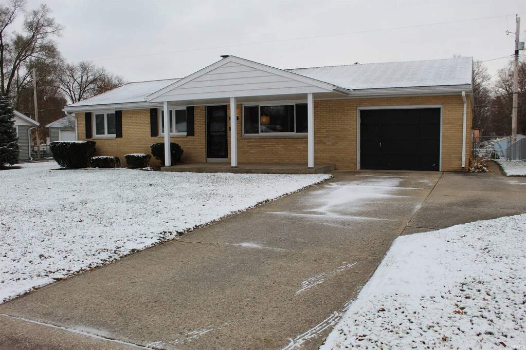 19256 Staffordshire Drive, South Bend, IN 46637 MLS 202343584