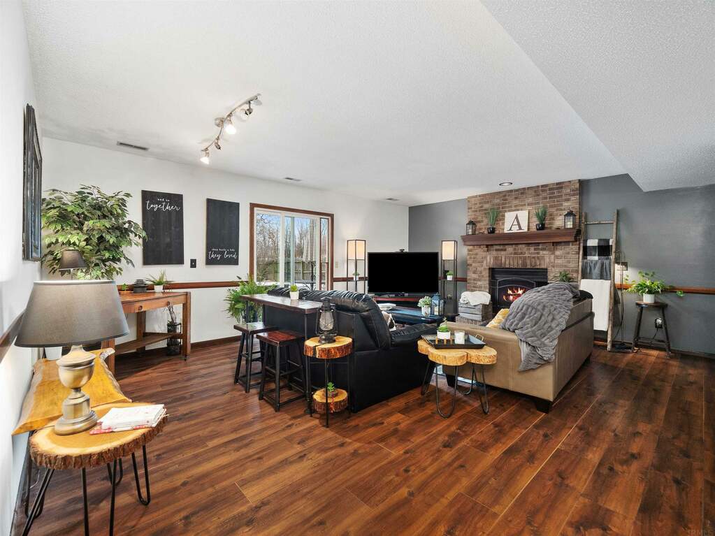 8202 Medallion Place, Fort Wayne, IN 46825 MLS 202343700