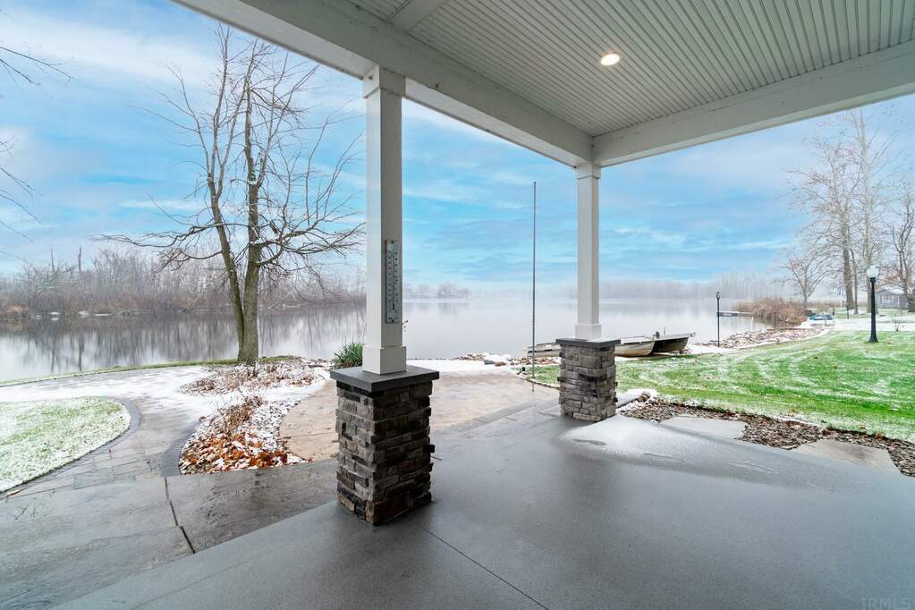 5425 S Groveland Drive, Albion, IN 46701 MLS 202343866 properties