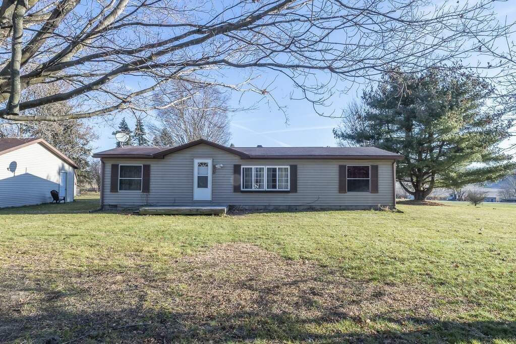 2425 S 425 W, Albion, IN 46701 MLS 202344567 properties Indy