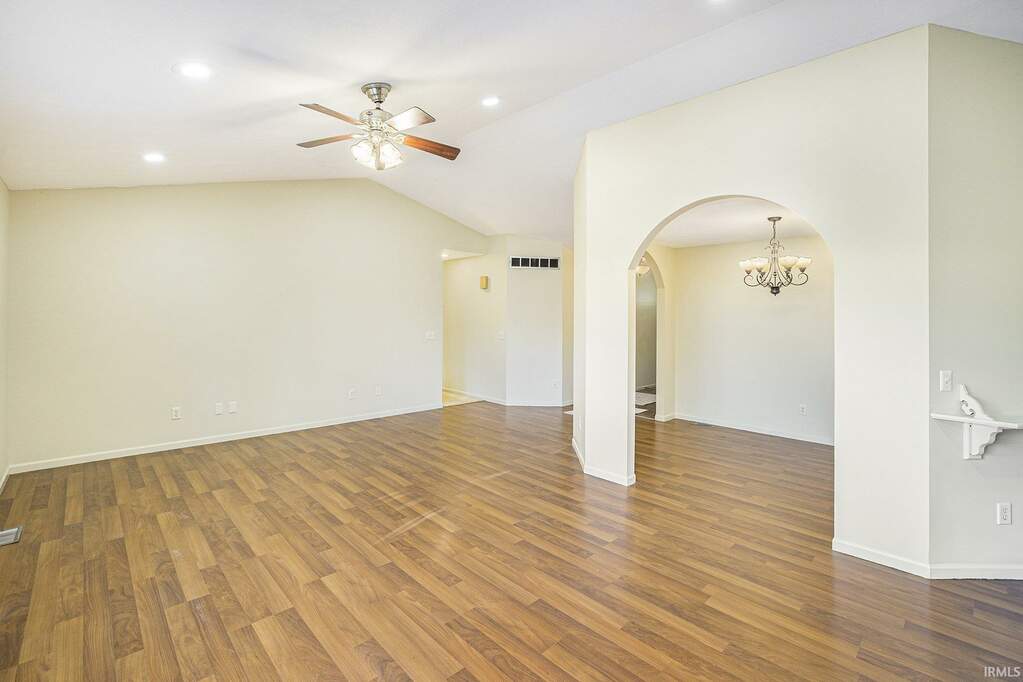 3295 N Old Farm Road, Warsaw, IN 46582 MLS 202344605 properties Indy