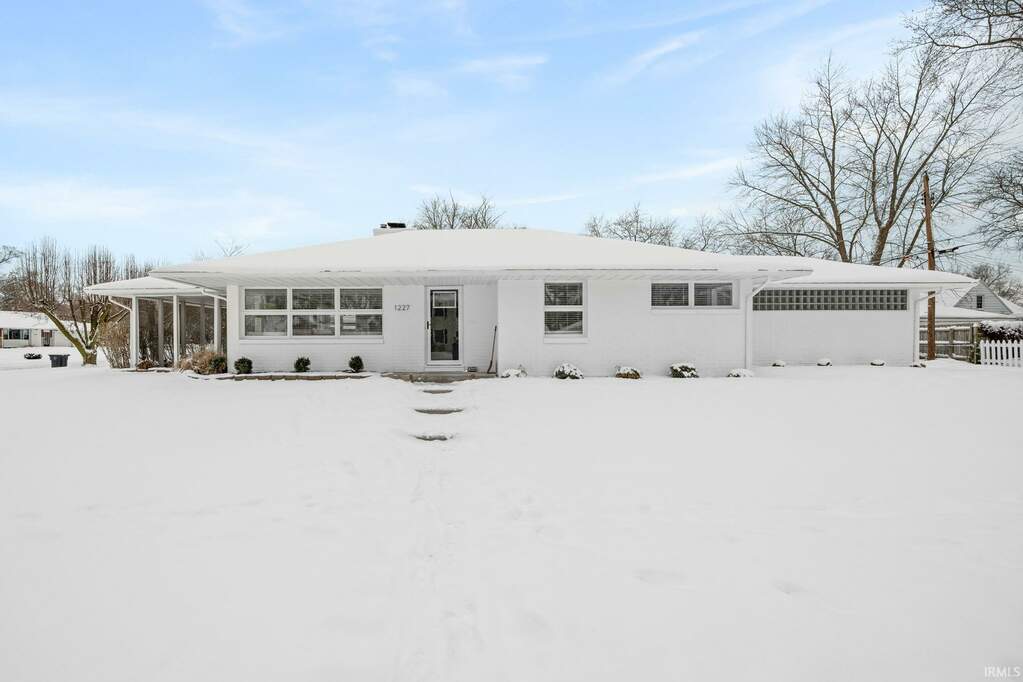 1227 Iroquois Street, South Bend, IN 46617 MLS 202402063