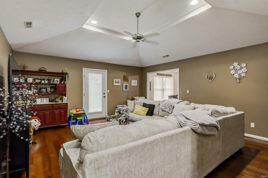 911 W Silent Lane, Santa Claus, IN 47579 MLS 202402994 properties