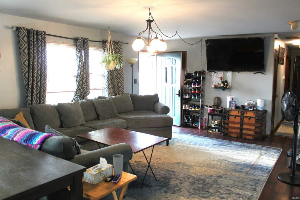 1405 Main Street, Grandview, IN 47615 MLS 202405493 properties Indy