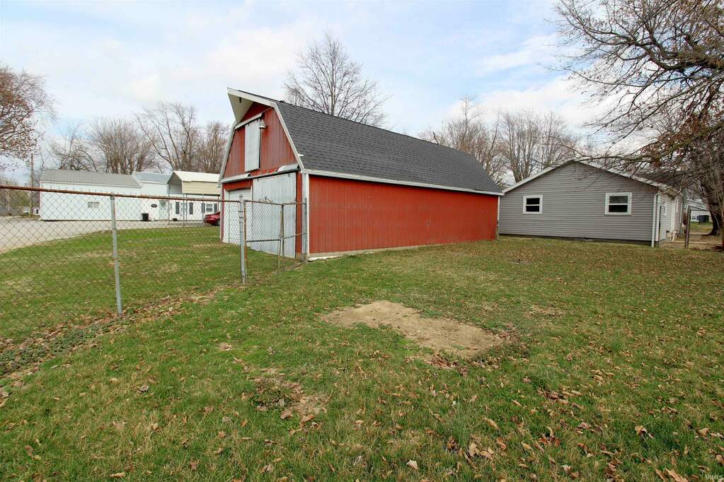 1011 S Center Street, Fort Branch, IN 47648 MLS 202407177