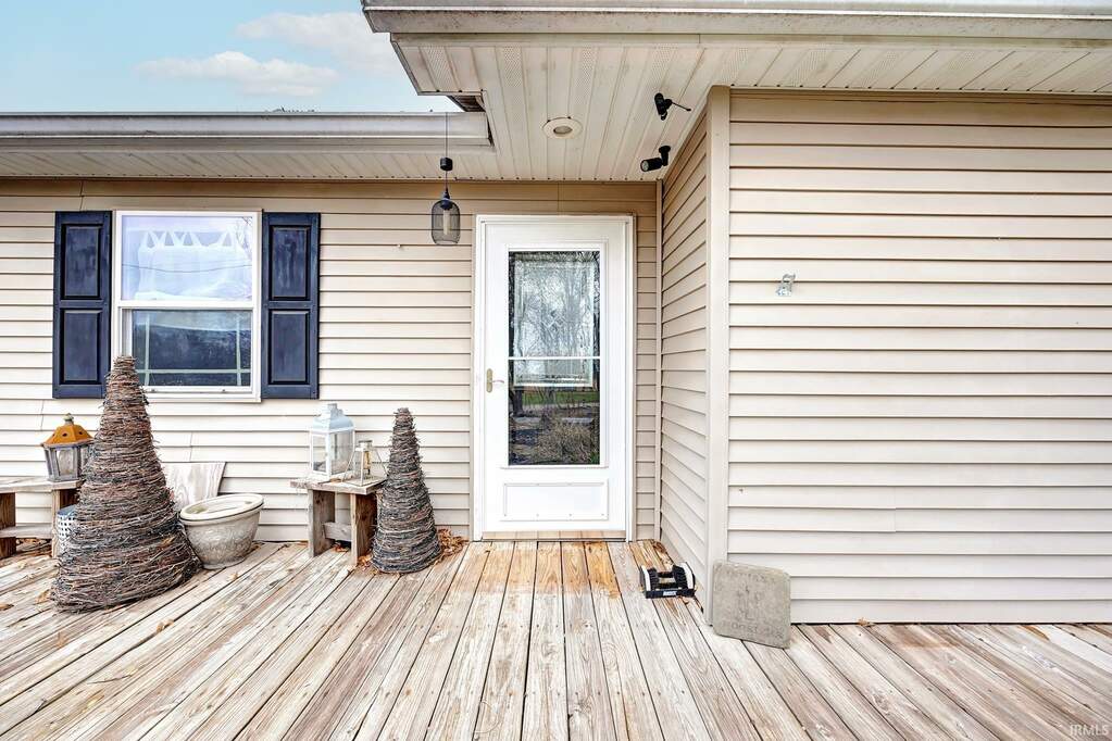 1640 N 1420 W Road, Linton, IN 47441 MLS 202407580 properties Indy