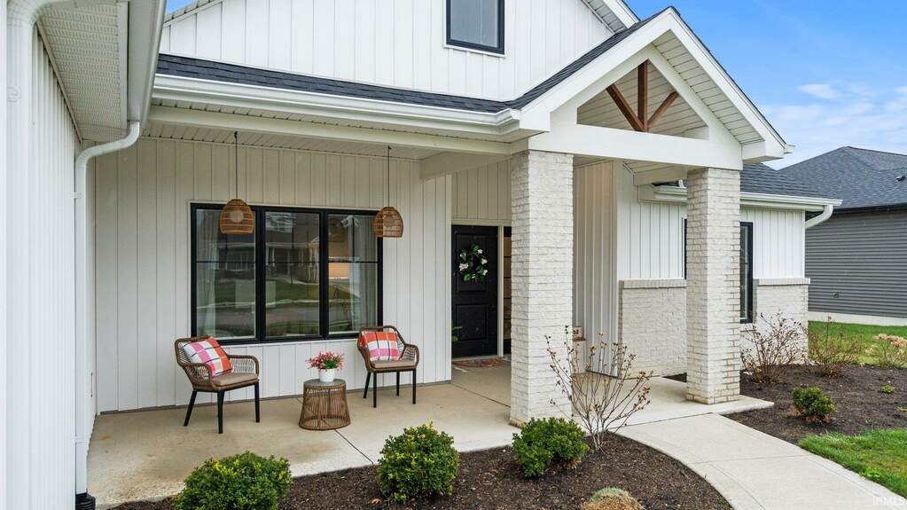 6064 Liam Lane, Fort Wayne, IN 46818 MLS 202411126 properties Indy