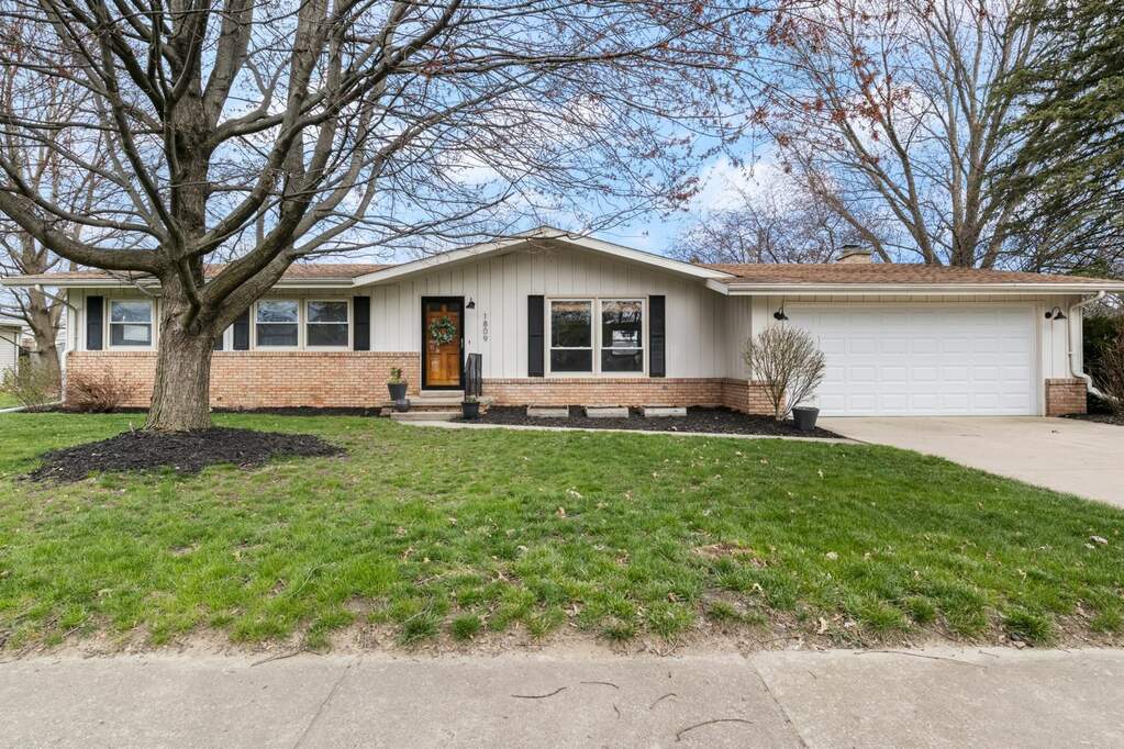 1809 Sheridan Street, Warsaw, IN 46580 MLS 202413518 properties Indy