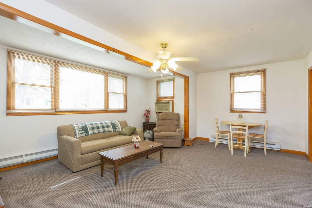 8496 E Rosemont Drive, New Carlisle, IN 46552 MLS 202413570